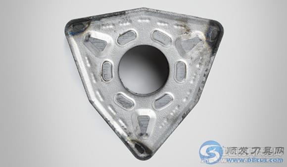 山高刀具发布新一代Duratomic(金刚甲) 钢件车削的革命性体验