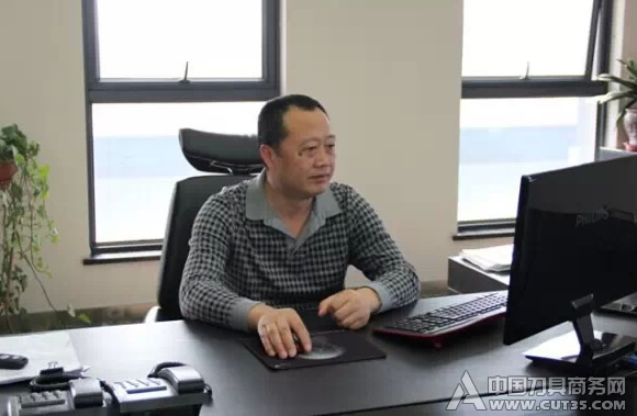 为什么是930元？森泰英格V柄定价背后的互联网思维