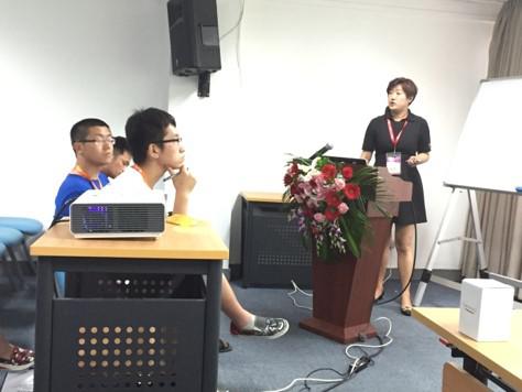 山特维克可乐满在“国际先进材料与工艺技术学会”（SAMPE）上分享了复材加工的先进技术和经验