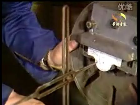 车床操作视频-在角铁上装交车削工件 (813播放)