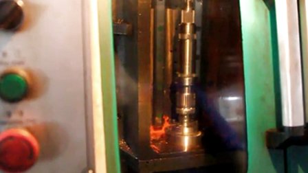 深孔钻机床产品加工视频-新跃机床400-188-9570 (715播放)