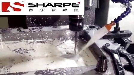 小型加工中心--键盘模具钻80mm深孔 (1167播放)