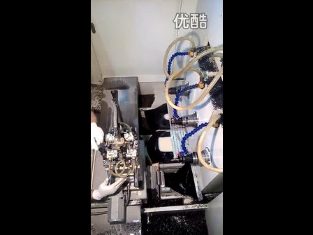 三主轴钻铣床 多轴加工中心 深孔钻 (585播放)