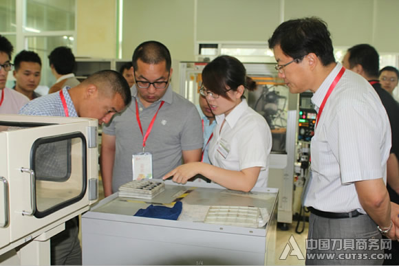 2014超硬刀具经销商洽谈会在郑钻顺利召开