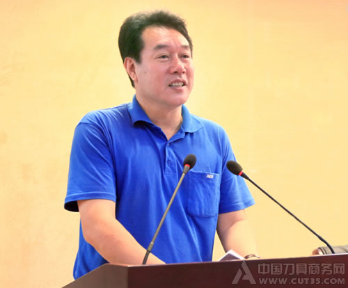 济南二机床董事长张志刚荣获济南市优秀企业家突出贡献奖