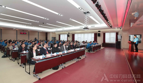 济二举办APM系列翻板卧式加工中心技术研讨会
