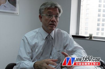 帮助汽车企业壮大是瓦尔特的快乐之源