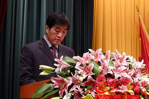 鲁南机床英才赵峰-从蓝领工人到全国“十八大代表”