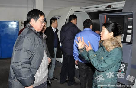 星火机床承担的两个省科技重大专项项目通过验收